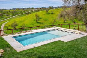 Vina Vista Estate with Heated Pool & 360 Views